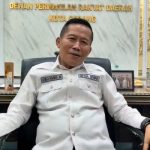 Ketua-DPRD-Kota-Serang-Muji-Rohman-memberikan-keterangan-usai-Rapat-Paripurna-terkait-pembahasan-revisi-Raperda-PUK